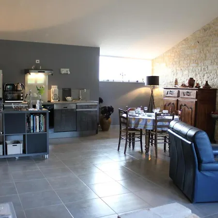 Tusson, 2 Pièces, 2 Personnes - Fr-1-653-56 * Tusson