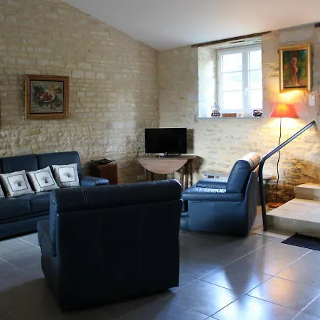 Hébergement de vacances Tusson, 2 Pièces, 2 Personnes - Fr-1-653-56 *