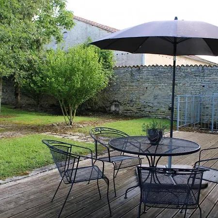 Hébergement de vacances Tusson, 2 Pièces, 2 Personnes - Fr-1-653-56